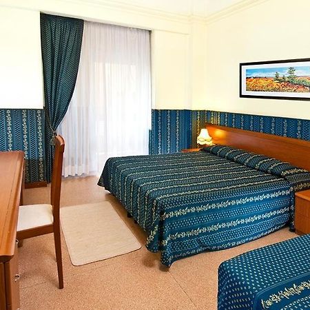 Hotel Napoleon Cattolica Ngoại thất bức ảnh
