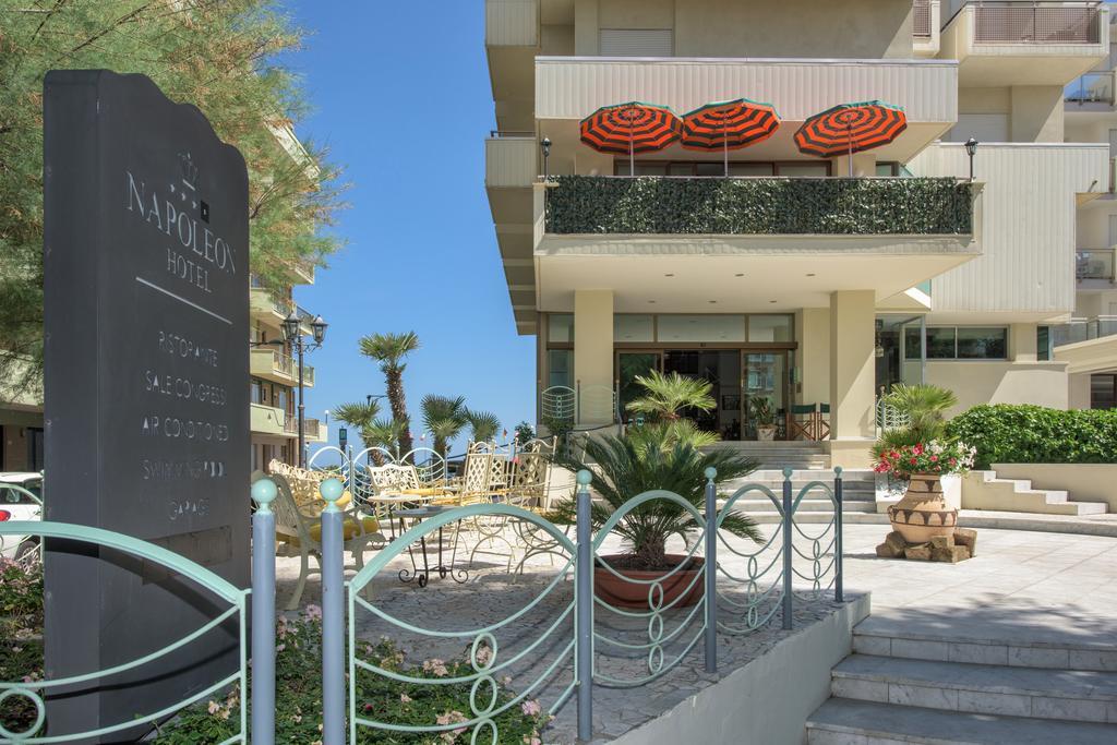 Hotel Napoleon Cattolica Ngoại thất bức ảnh